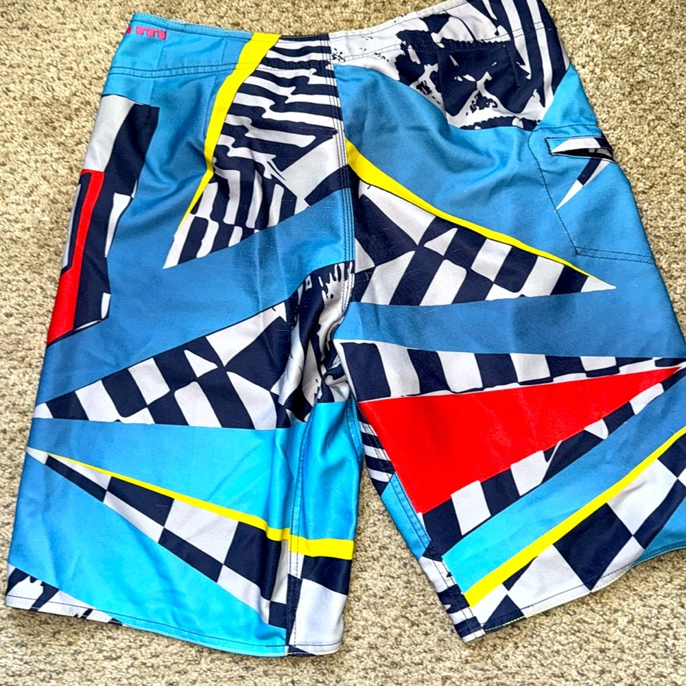 LIMITED EDITION Men’s Volcom board shorts abstract 30 inch waist - Picture 2 of 5